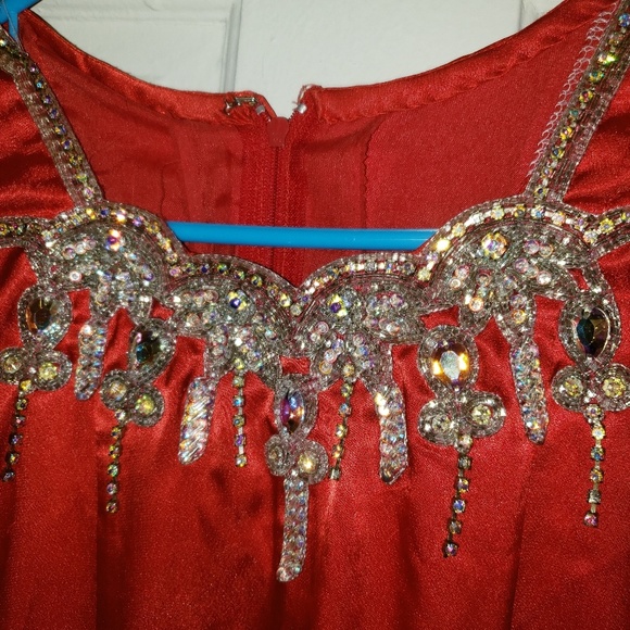 Dress - Picture 3 of 4